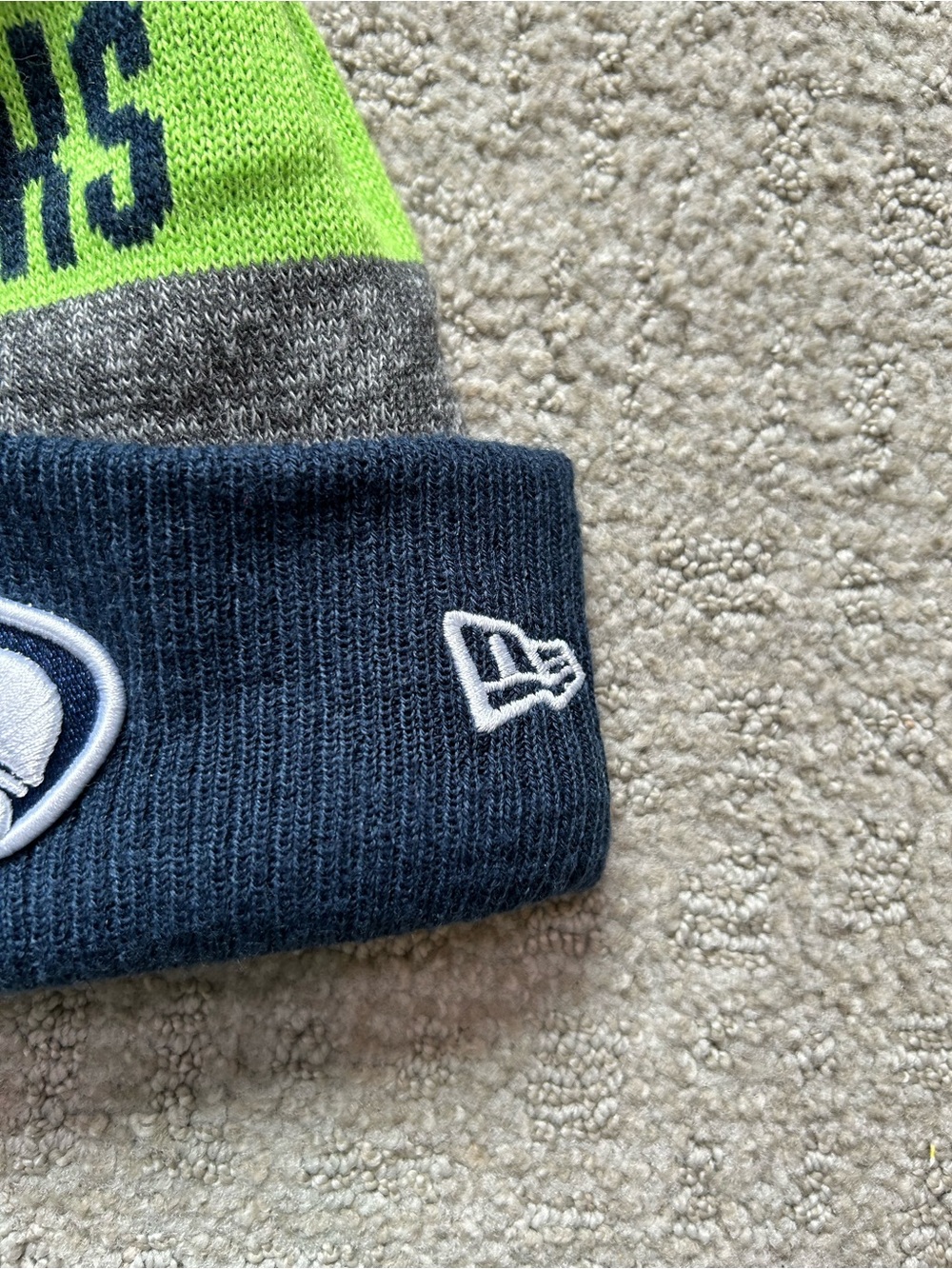 New Era SEATTLE SEAHAWKS Blue/Gray NFL FOOTBALL BEANIE Winter Cap Team Fan Hat - Picture 5 of 9